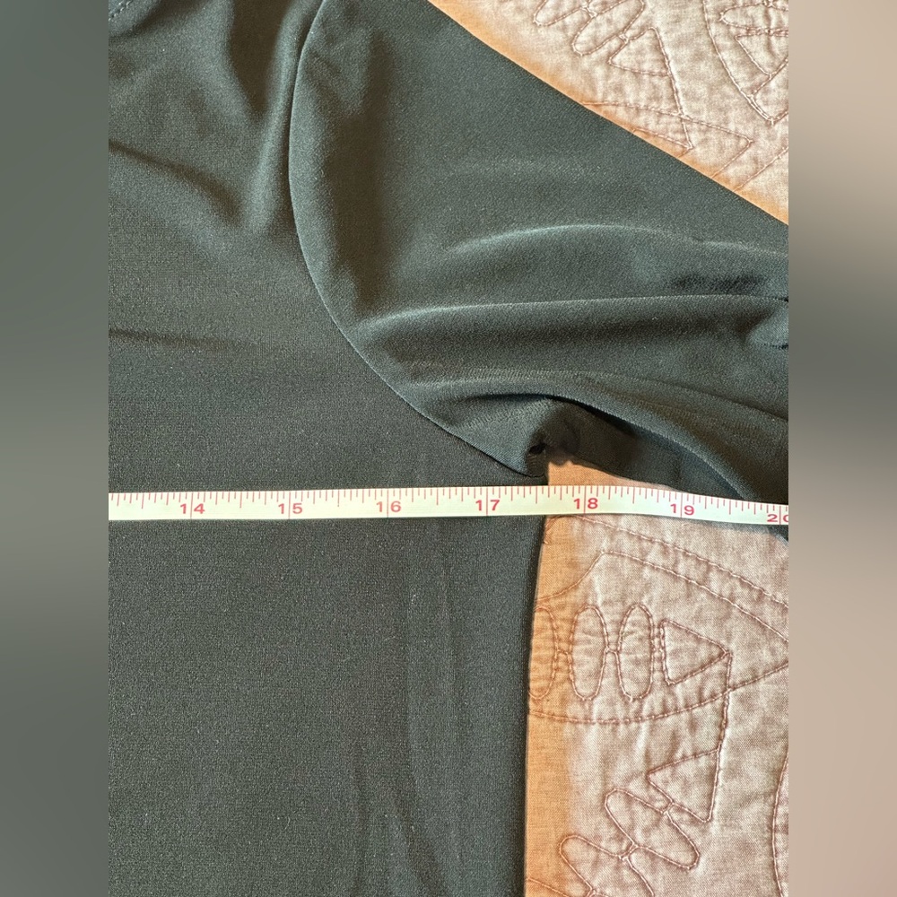 Susan Graver Modern Essentials Liquid Knit Hi-Low Hem Top XXS Black - Picture 6 of 11